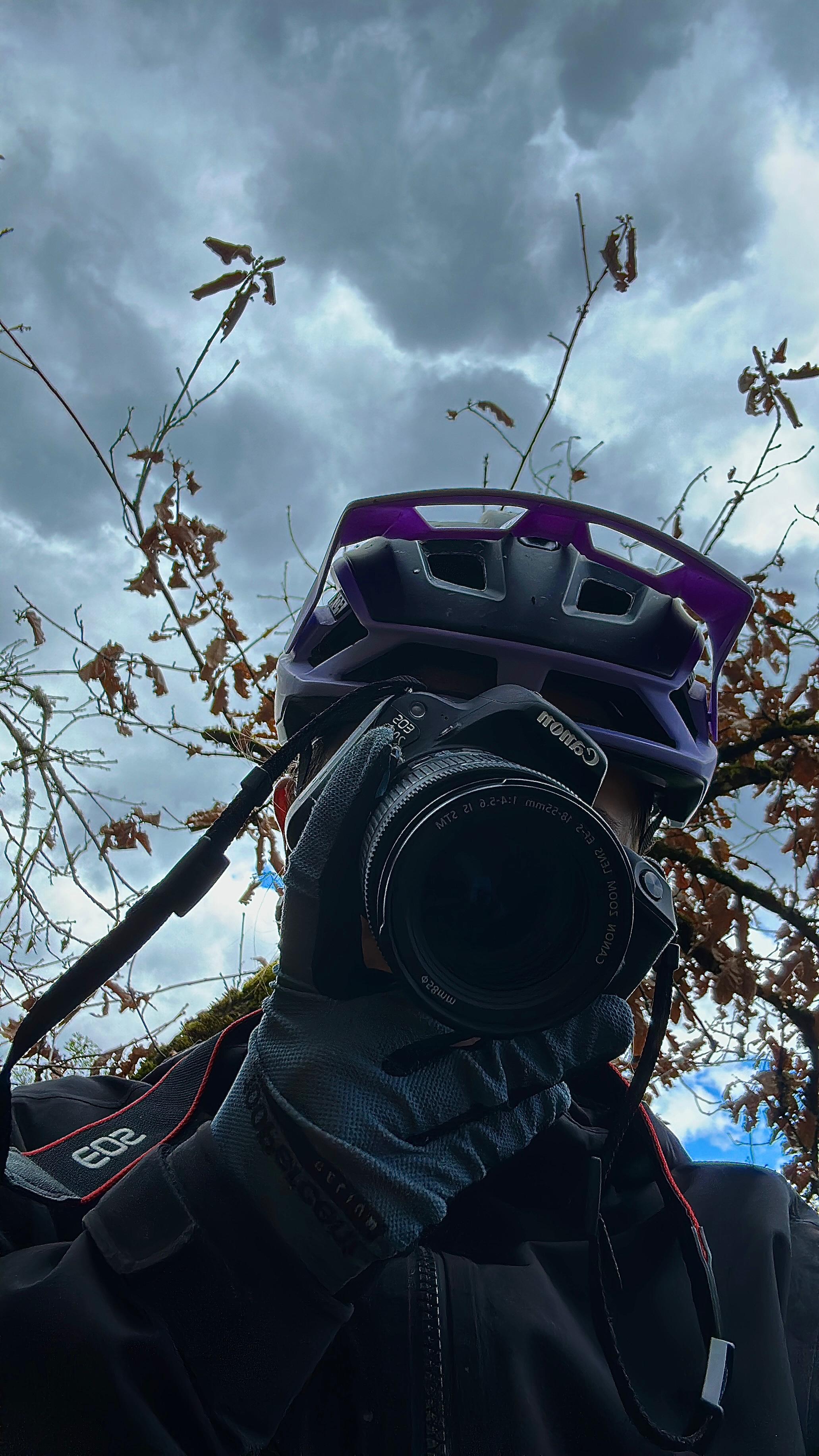 Portrait d'Élo, photographe VTT